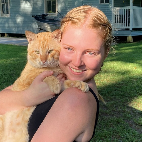 Meet your Posher, Mackenzie - Picture 1 of 6